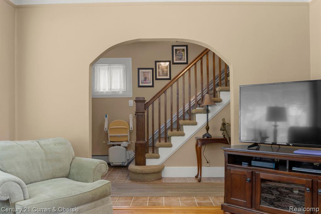 6839 ORCHARD Avenue, Dearborn, MI 48126 — Photo 7