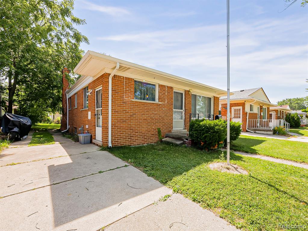 6558 Berwyn Street, Dearborn Heights, MI 48127 — Photo 19