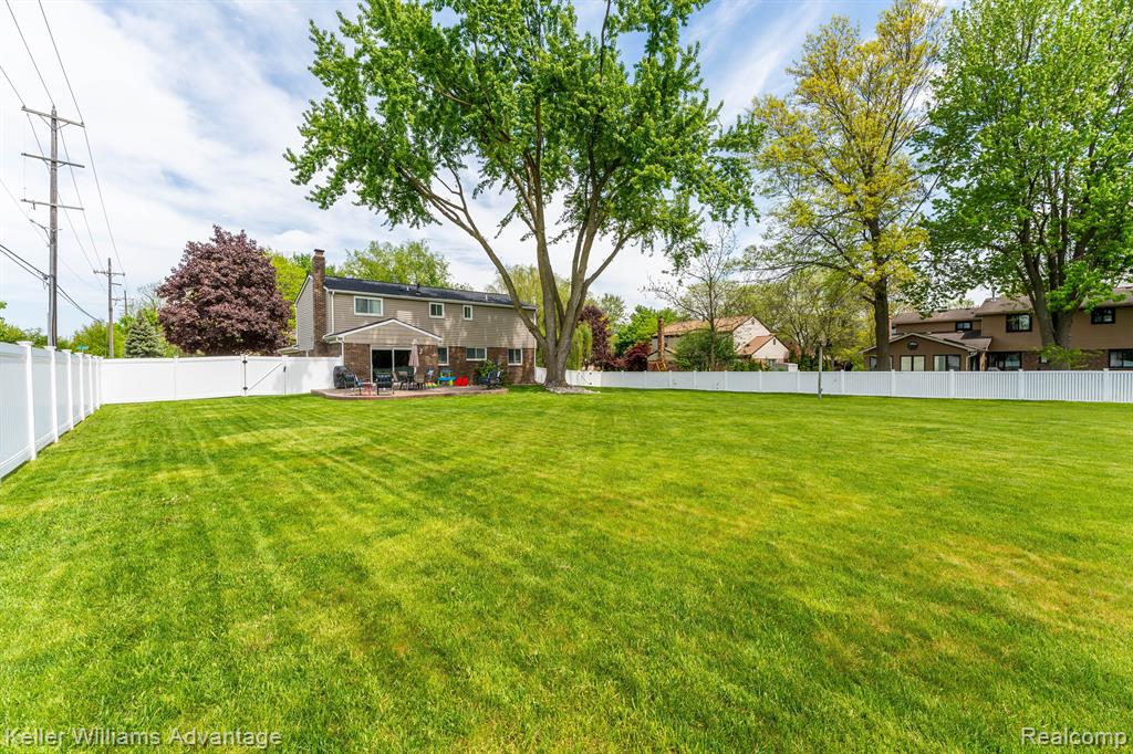 47397 Bartlett Drive, Canton, MI 48187 — Photo 40