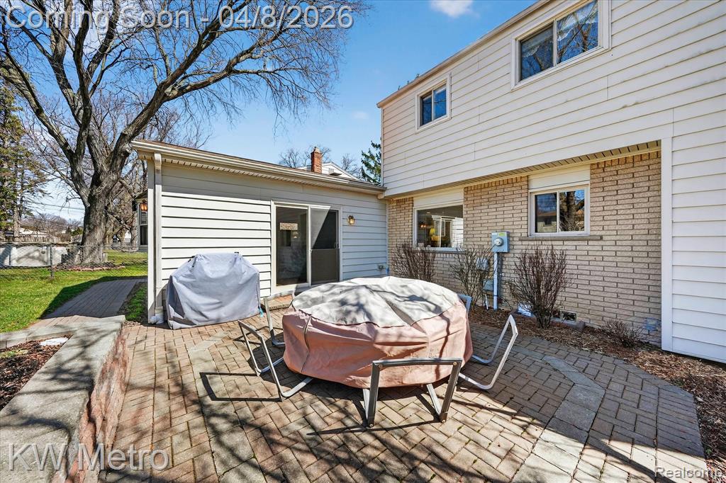 5037 Thorncroft Avenue, Royal Oak, MI 48073 — Photo 18