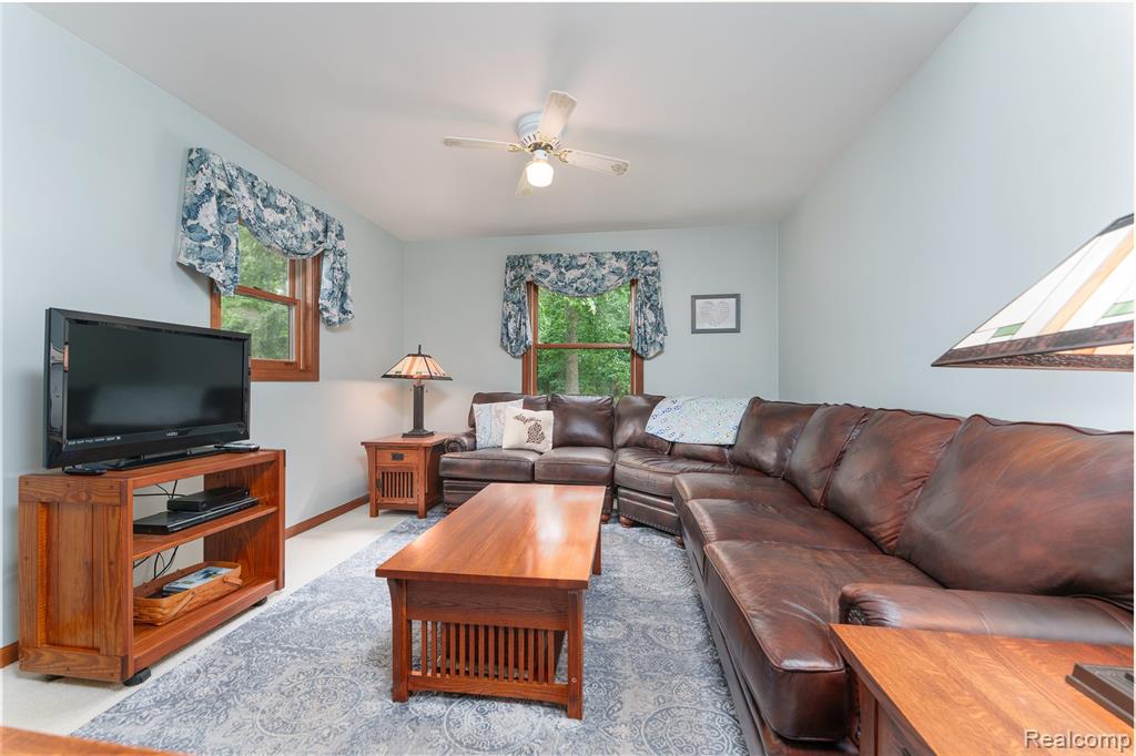 7511 Welle Road, Brighton, MI 48116 — Photo 8