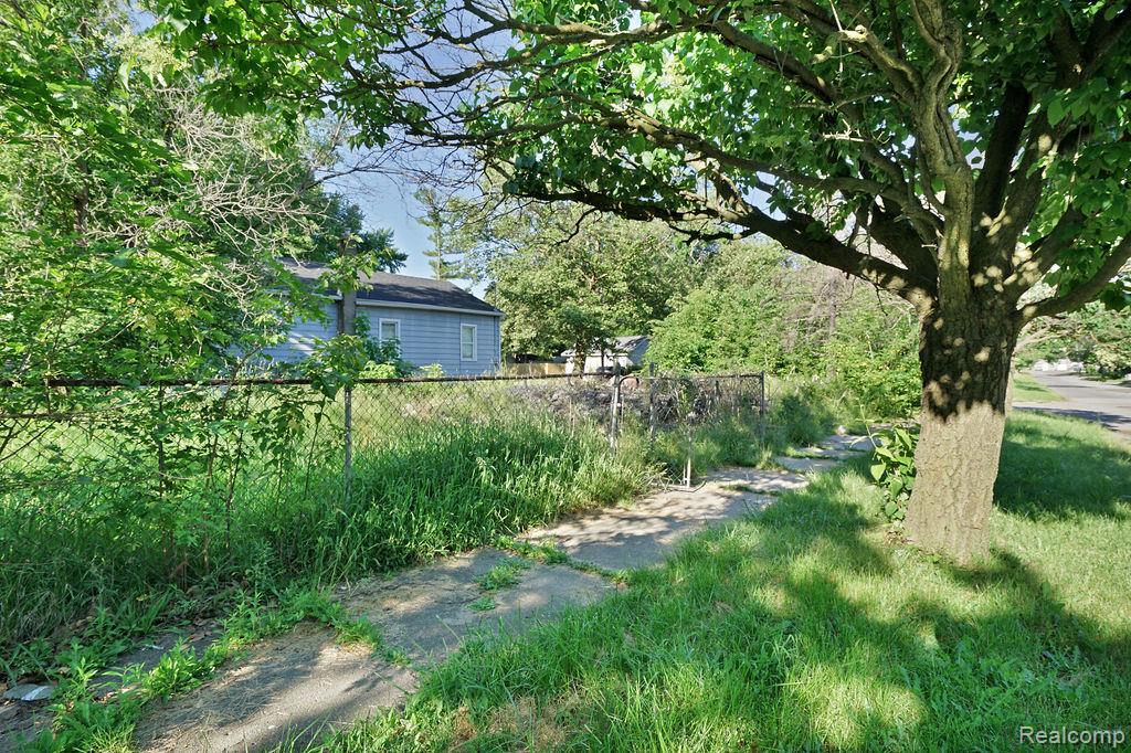 4201 Brunswick Avenue, Flint, MI 48507 — Photo 11