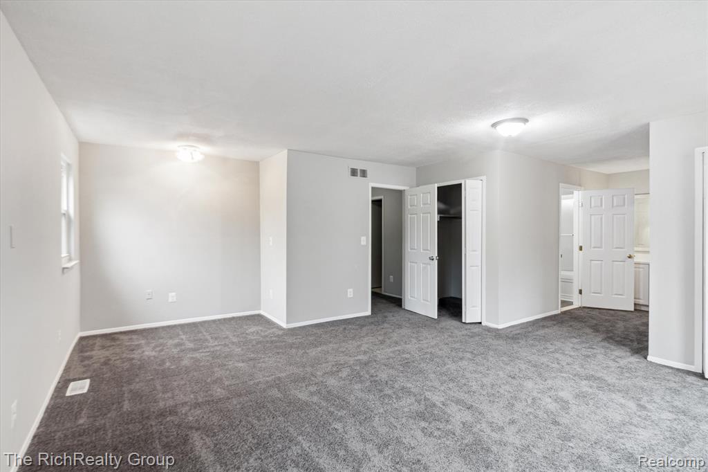 43101 LANCELOT Drive, Canton, MI 48188 — Photo 30