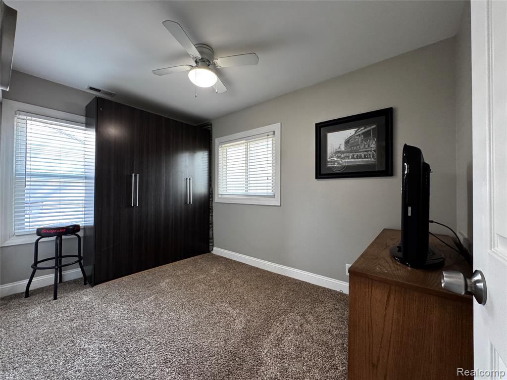 61 E Brickley, Hazel Park, MI 48030 — Photo 13