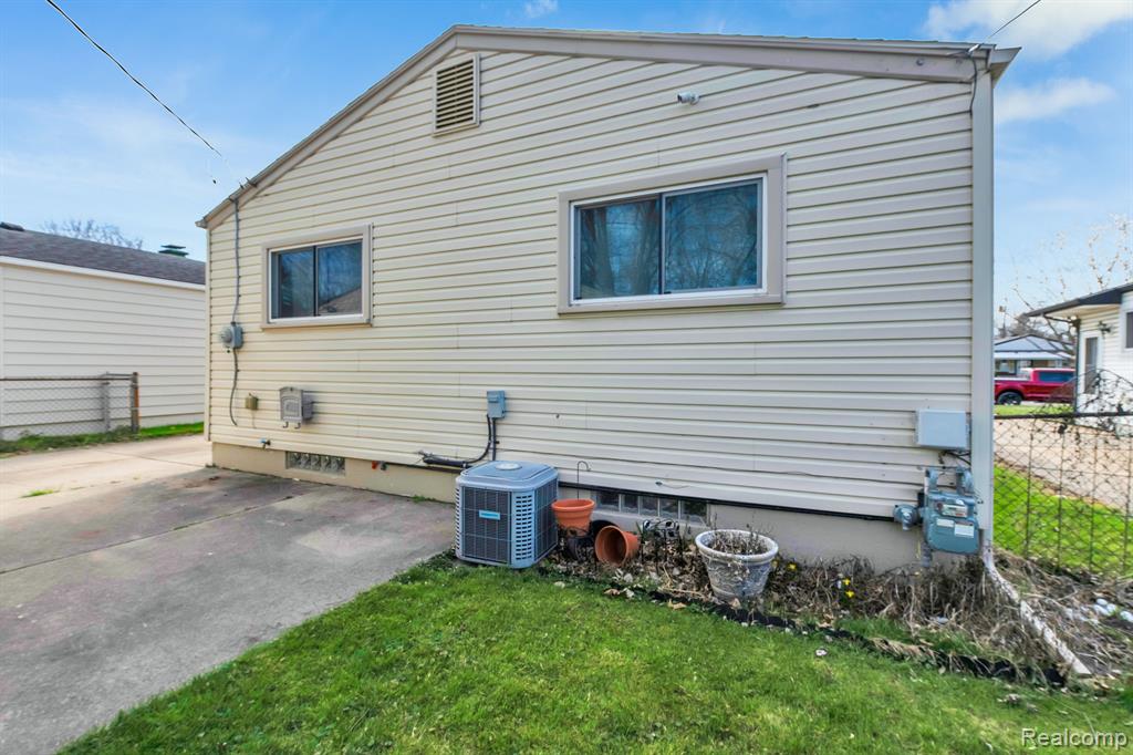 6049 GULLEY Street, Taylor, MI 48180 — Photo 23