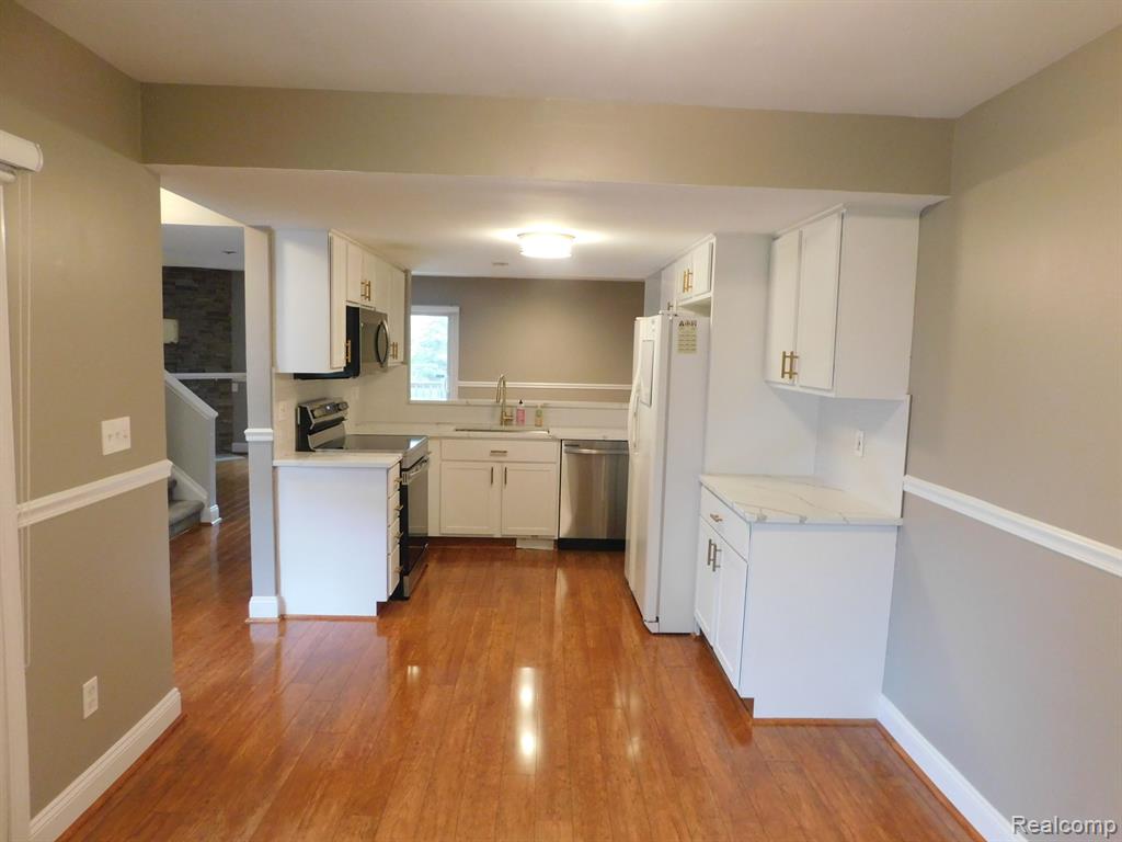 5606 DRAKE HOLLOW Drive W, West Bloomfield, MI — Photo 17
