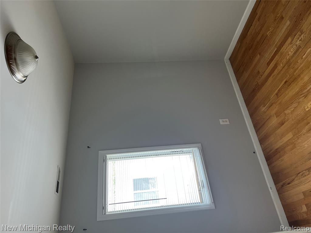 5659 CLIPPERT Street, Dearborn Heights, MI 48125 — Photo 25