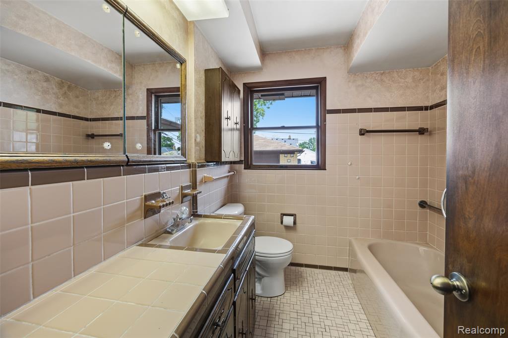 6532 Rockdale Street, Dearborn Heights, MI 48127 — Photo 17