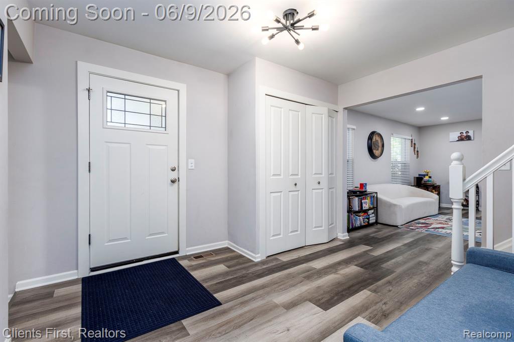 36515 Vicary Lane, Farmington, MI 48335 — Photo 4