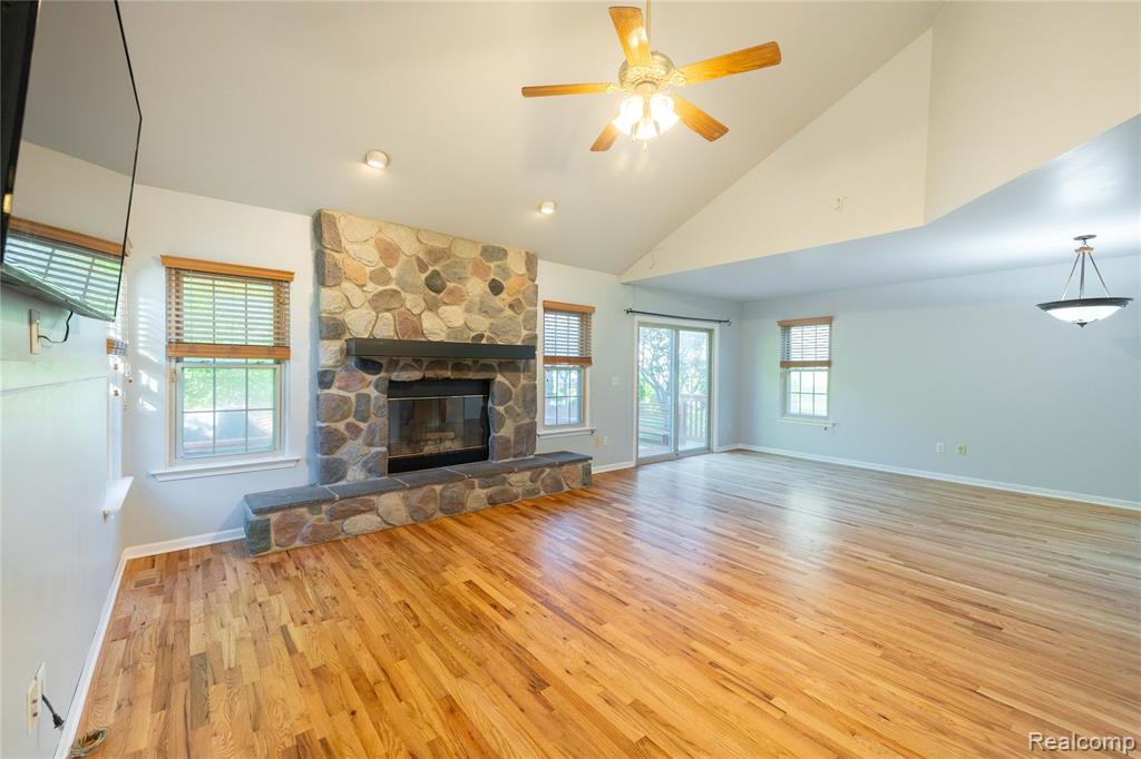 751 Lochaven Road, Waterford, MI 48327 — Photo 6