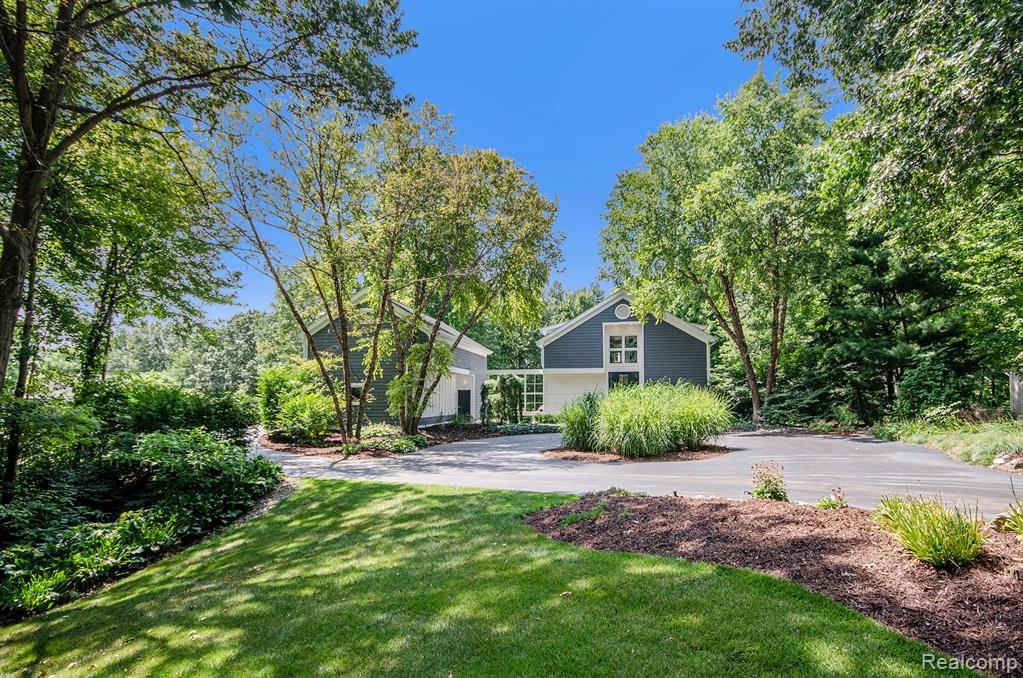 5751 Dora Lane, Clarkston, MI 48348 — Photo 3