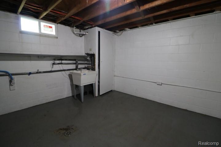 1404 S Graham Road, Flint, MI 48532 — Photo 13