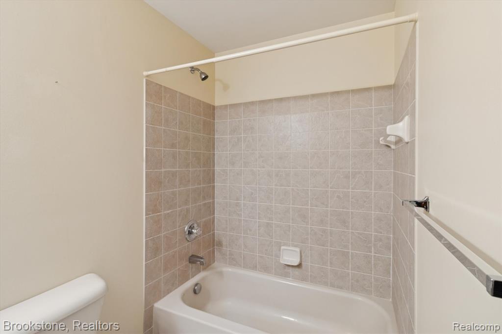 15940 Morningside, Northville, MI 48168 — Photo 25