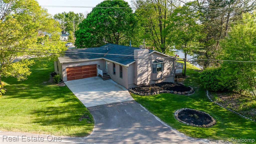 8402 Scotia, Pinckney, MI 48169