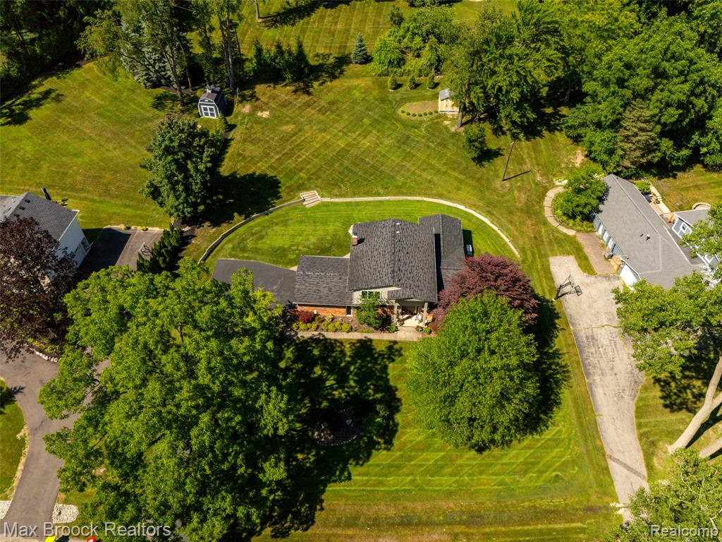 6907 W Knollwood Circle, West Bloomfield, MI — Photo 40