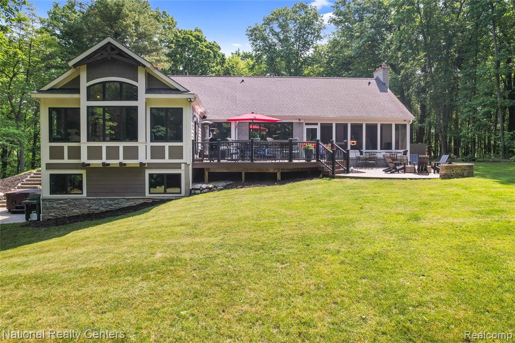 11500 Lisa Lori Lane, South Lyon, MI 48178 — Photo 13