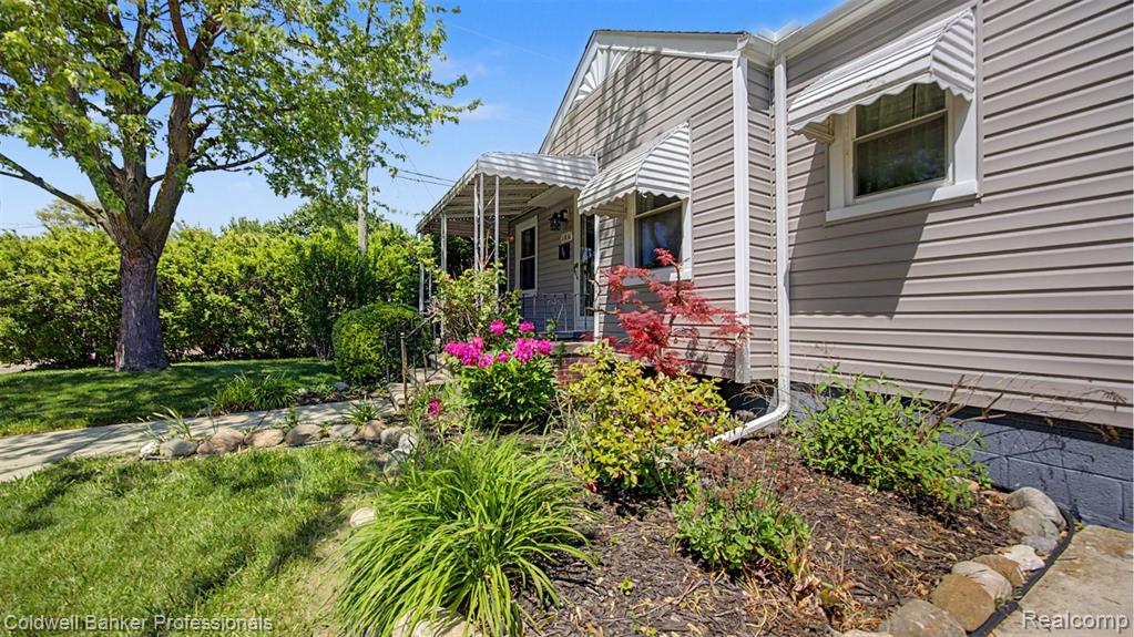 23836 Rosalind Avenue, Eastpointe, MI 48021 — Photo 5