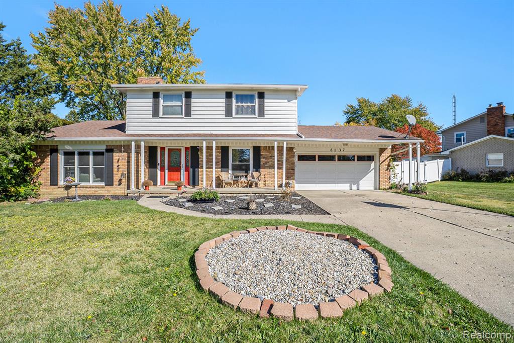 6137 Pebbleshire Drive, Grand Blanc, MI 48439 — front exterior