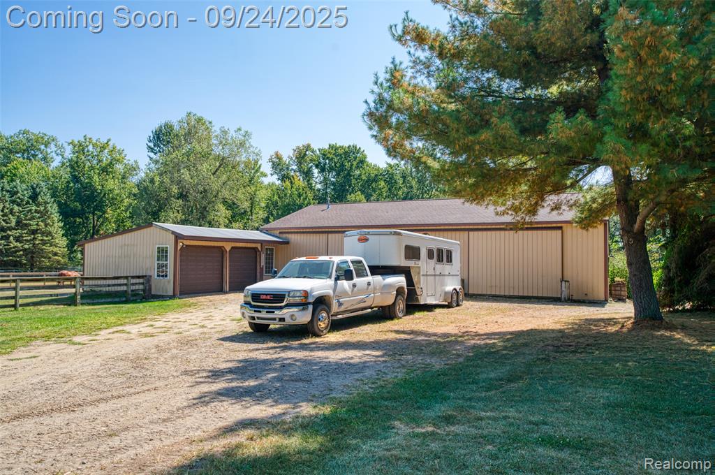 9511 W Allen Road, Fowlerville, MI 48836 — Photo 8