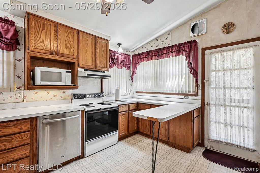 21021 Wendell Street, Clinton Twp, MI 48036 — Photo 6