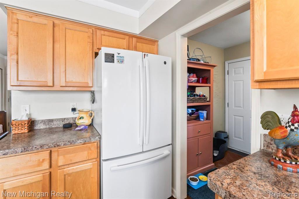 906 MAIN Street, Fenton, MI 48430 — Photo 26
