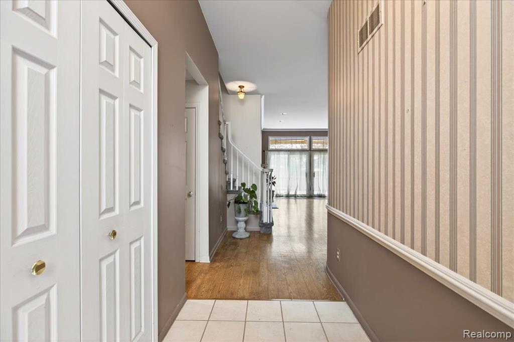42689 Jason Court, 107, Sterling Heights, MI 48313 — Photo 9