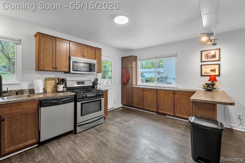 842 Bird Song Drive, Milford, MI 48381 — Photo 29