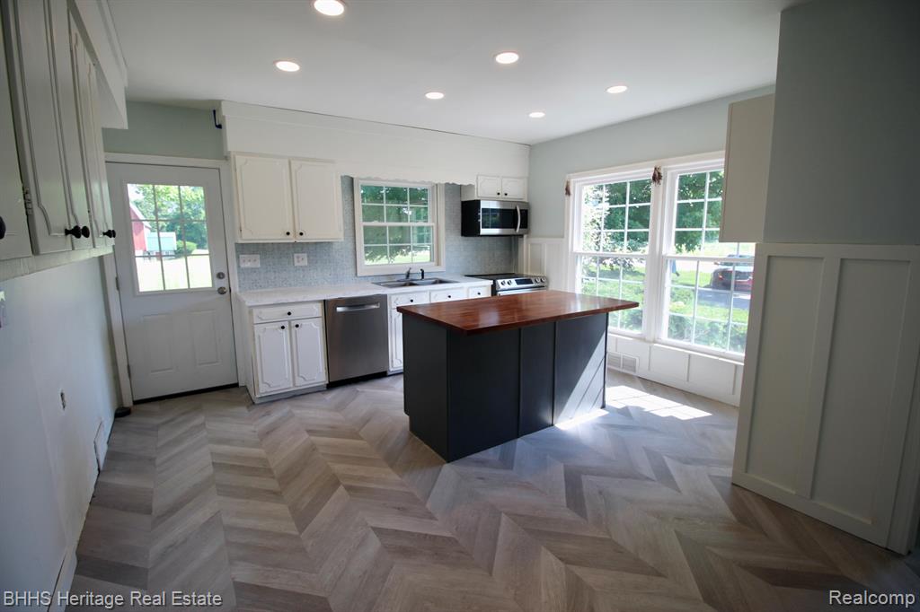 4201 N Burkhart Road, Howell, MI 48855 — Photo 8