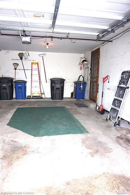 38348 CAROLON Boulevard, Westland, MI — Photo 20