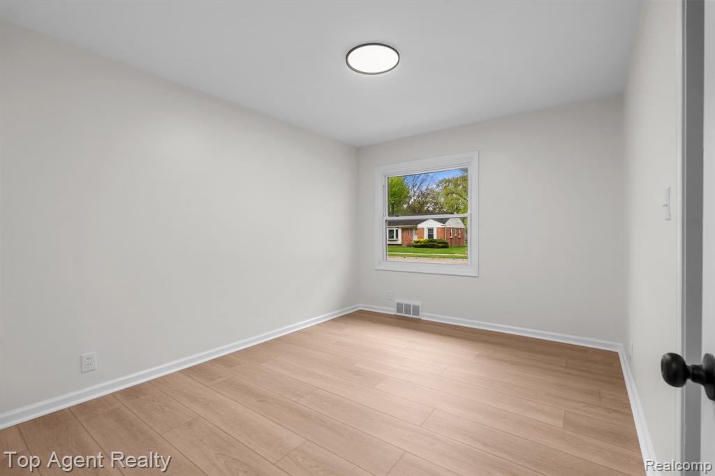 19771 Old Homestead Drive, Harper Woods, MI 48225 — Photo 18