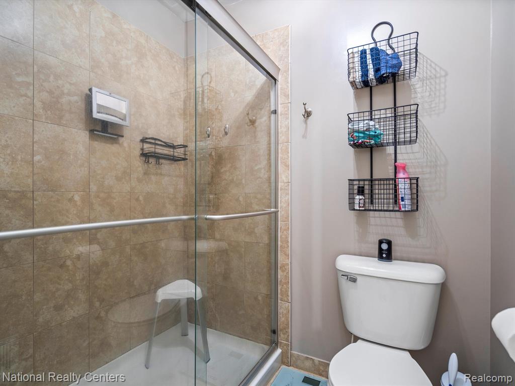 628 EVAN Court, Lake Orion, MI 48362 — Photo 27