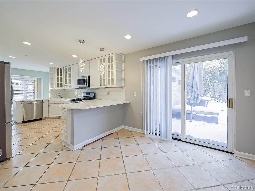 3730 Eastbourne Drive, Troy, MI 48084 — Photo 11