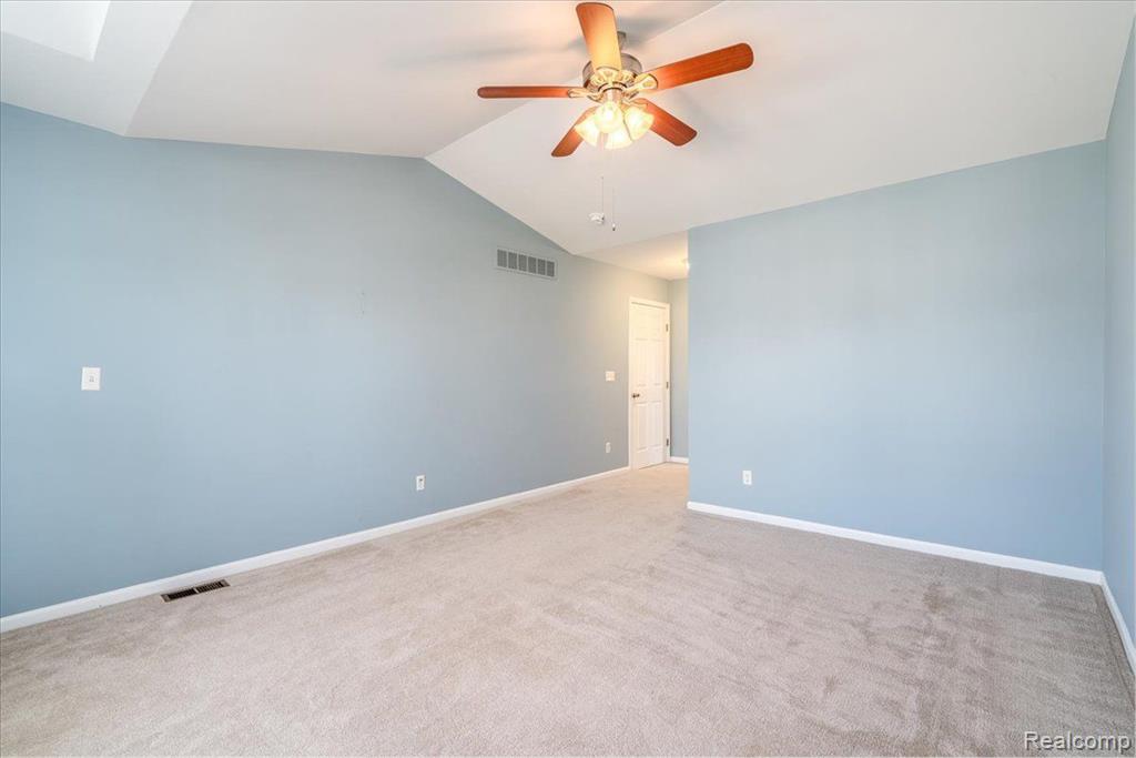 9429 MADISON Drive, Belleville, MI 48111 — Photo 28