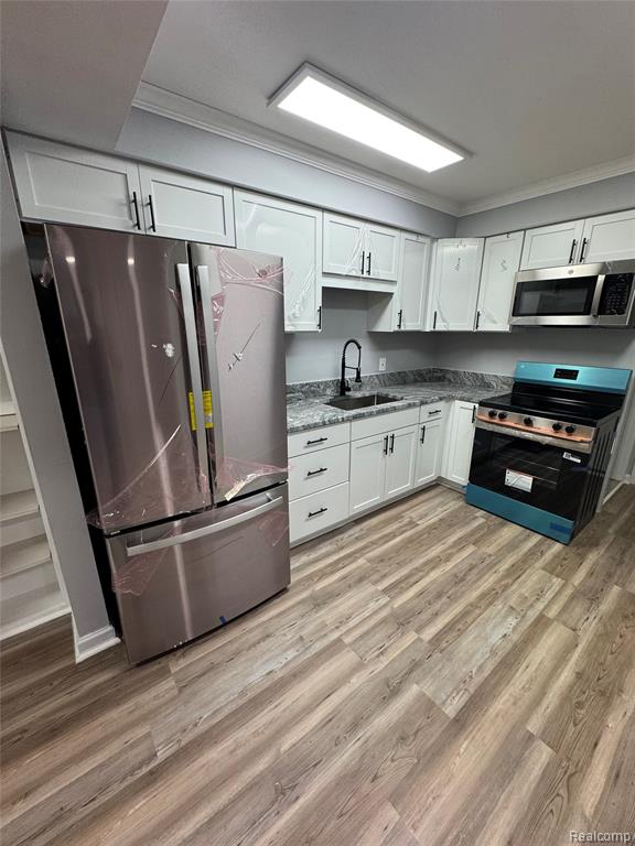 8275 Kennedy Circle, Warren, MI 48093 — Photo 3