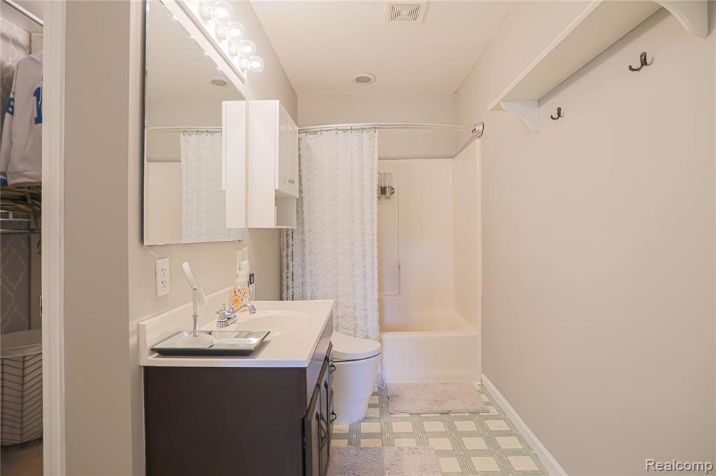 5230 Robinwood Drive, Clyde, MI 48049 — Photo 33