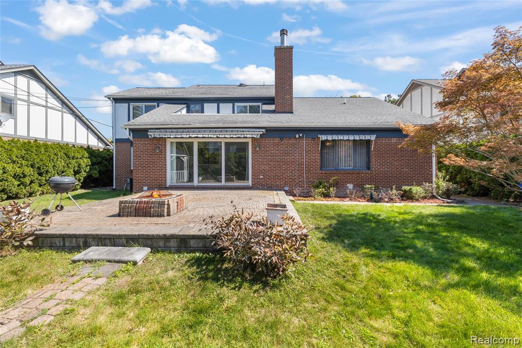 441 Parkview Drive Drive, Detroit, MI 48214 — Photo 42