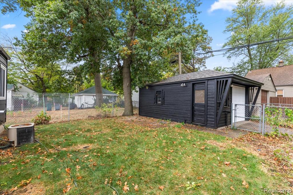 855 Allen Street, Ferndale, MI 48220 — Photo 29