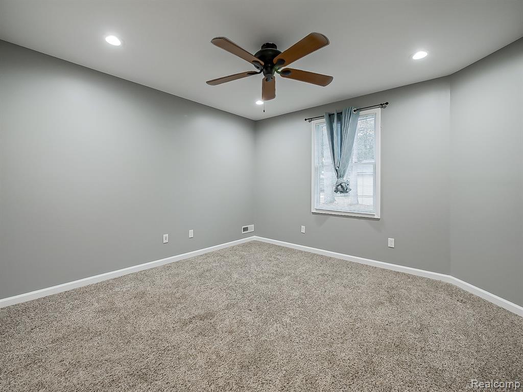 4744 Midland Drive, Pinckney, MI 48169 — Photo 14