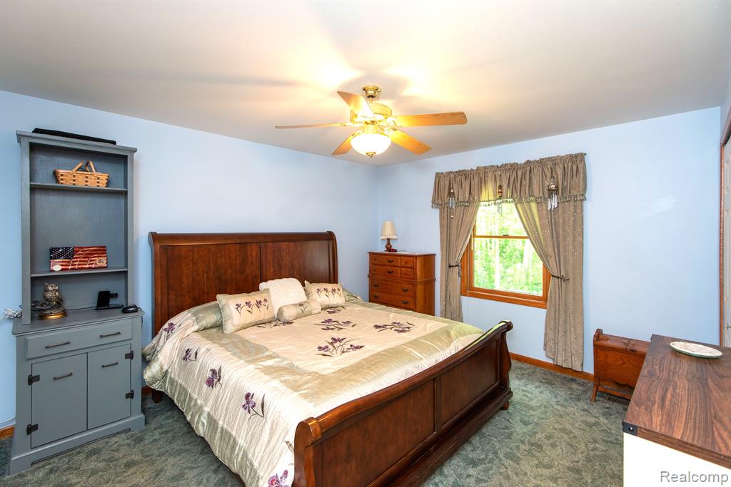 906 VILLAGE Drive, Davison, MI 48423 — Photo 28