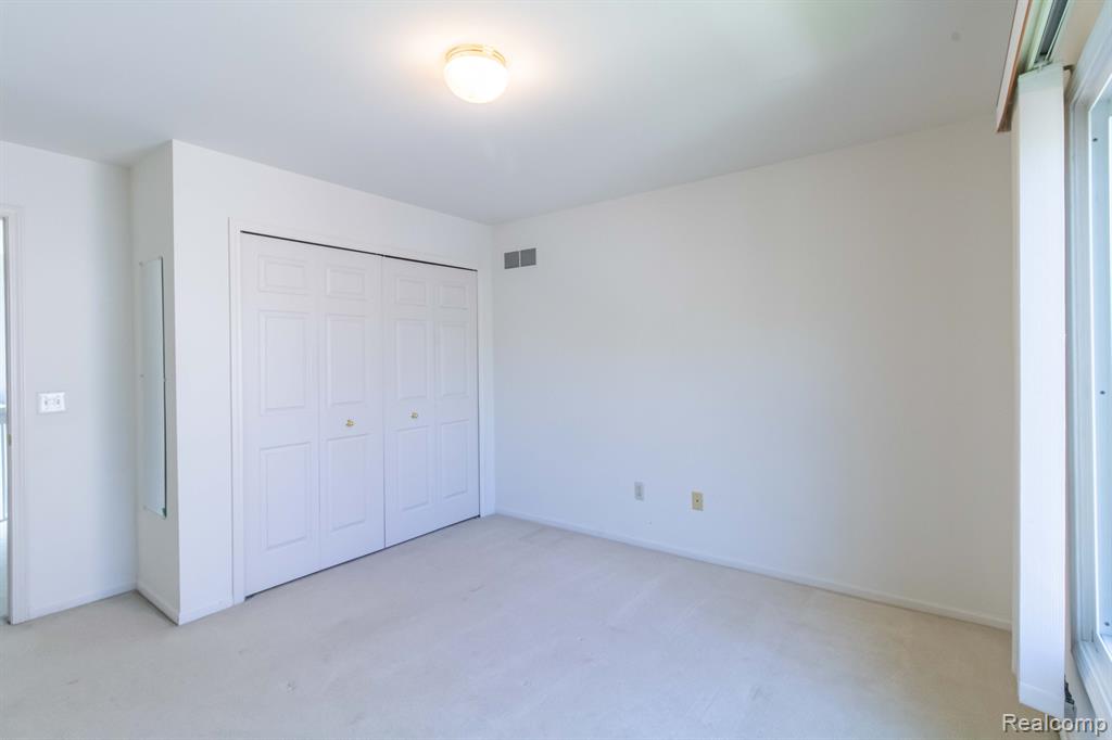 42852 SANDSTONE Drive, Novi, MI 48377 — Photo 18