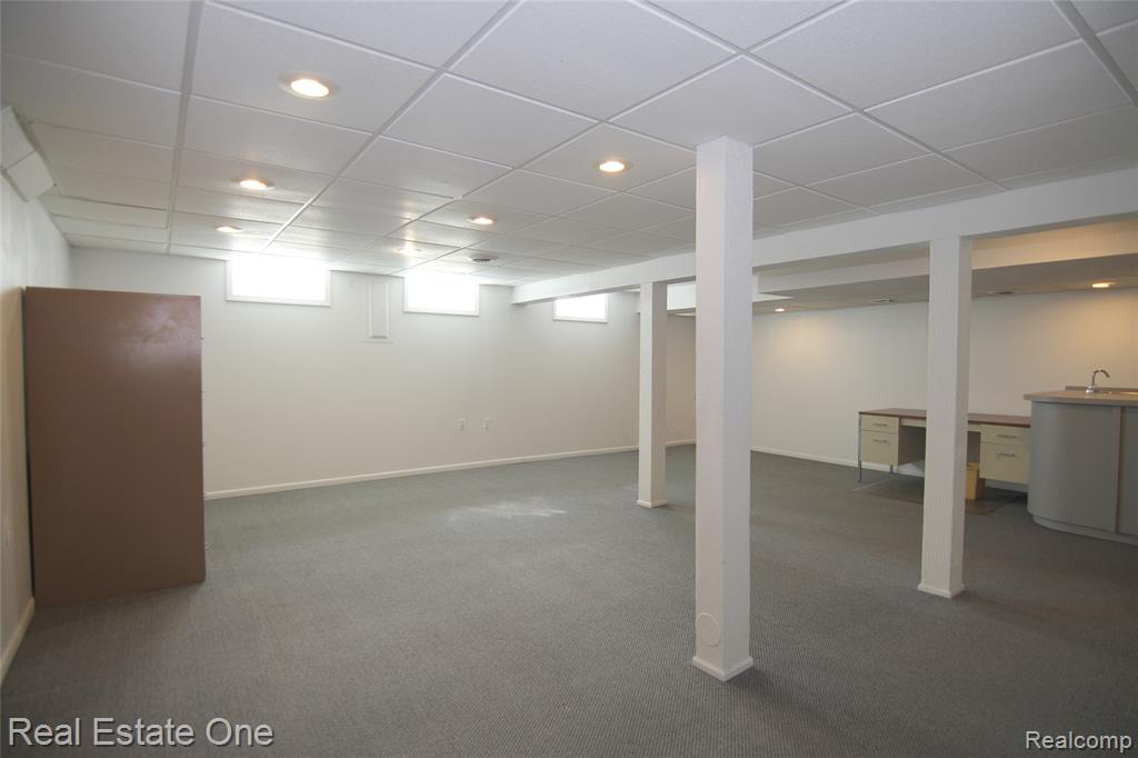 5590 GREENBRIAR Drive, West Bloomfield, MI — Photo 30