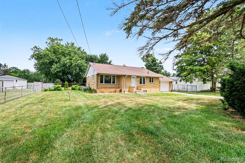 5199 Lapeer Road, Burton, MI 48509 — Photo 3