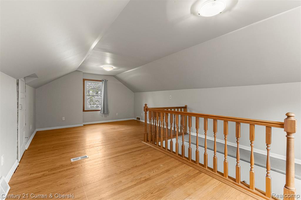 9616 Auburndale Street, Livonia, MI 48150 — Photo 32