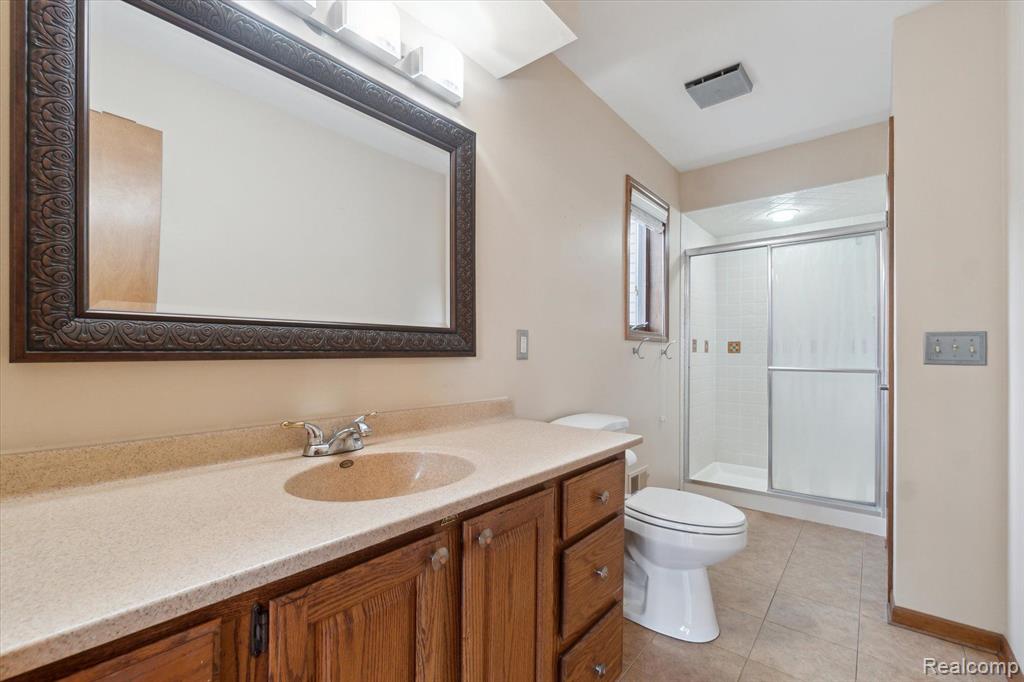 9400 ENGLISHMAN Drive, Fenton, MI 48430 — Photo 19