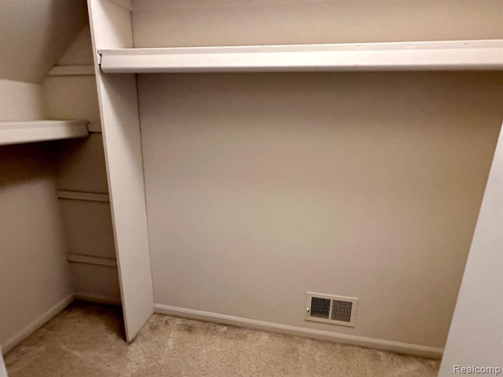 6763 BERRY POINTE Drive, Clarkston, MI 48348 — Photo 33