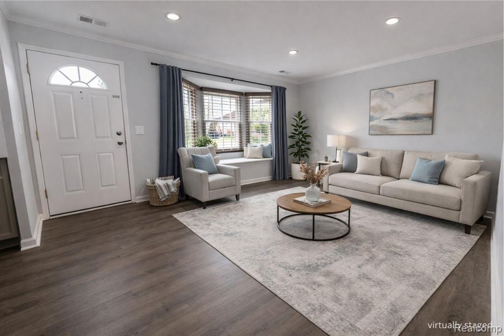 19585 Mariner Court, Northville, MI, 48167