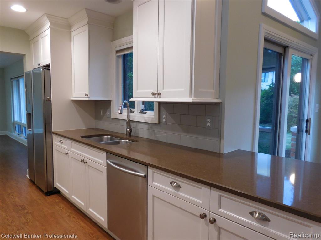 6448 Tutbury, Troy, MI 48098 — Photo 13