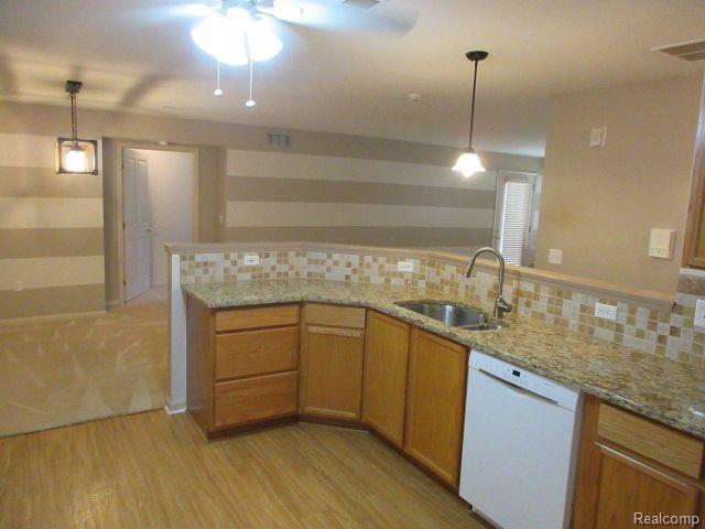 4192 BERKELEY Avenue, Canton, MI 48188 — Photo 10