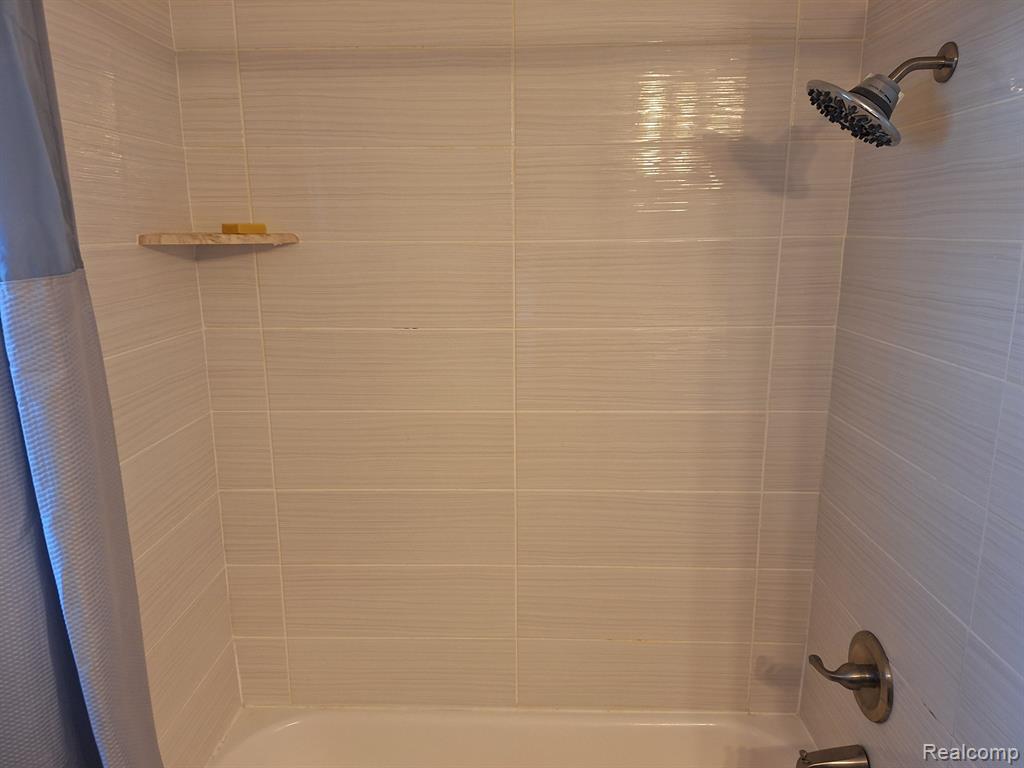 610 W 4TH Street, Royal Oak, MI 48067 — Photo 8