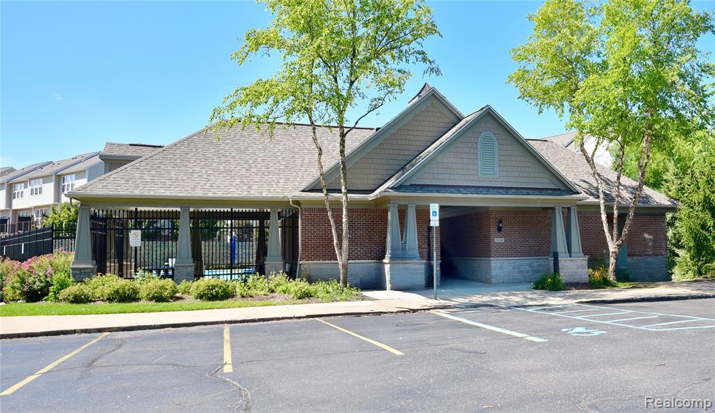 44458 Gwinnett Loop, Novi, MI — Photo 32
